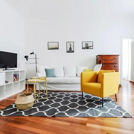 Pagano & Cenacolo Bright Apartment Milan Exterior photo