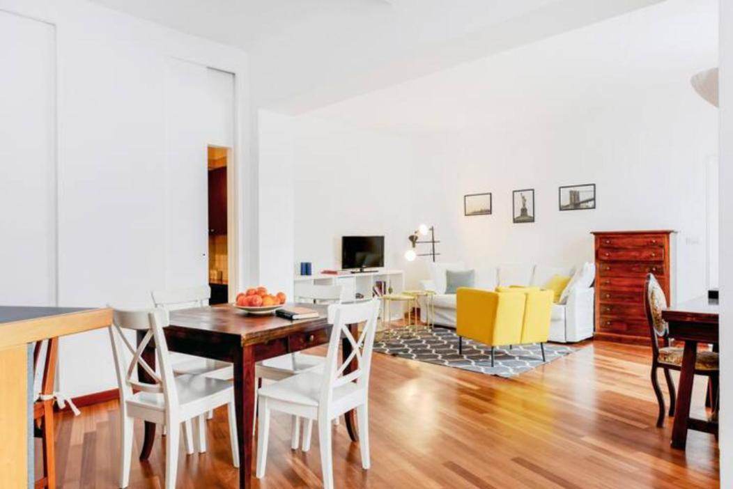Pagano & Cenacolo Bright Apartment Milan Exterior photo
