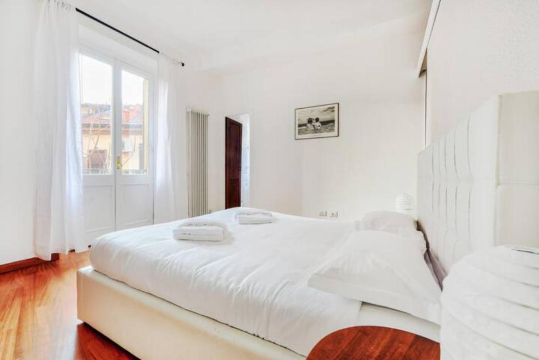Pagano & Cenacolo Bright Apartment Milan Exterior photo